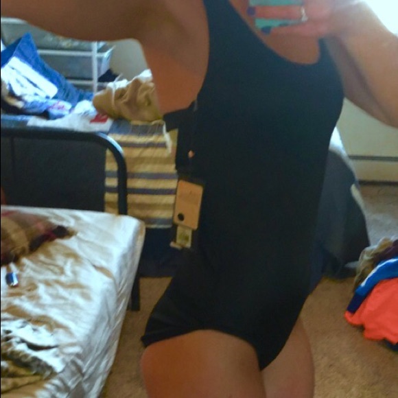 one-piece Swim/Activewear - Picture 4 of 6